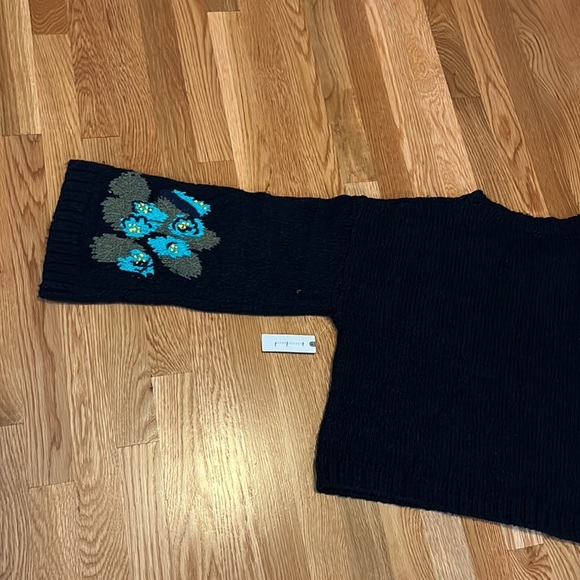 Anthropologie Maeve Embroidered Flowers Cropped Sweater Size Medium NWT - Picture 15 of 16